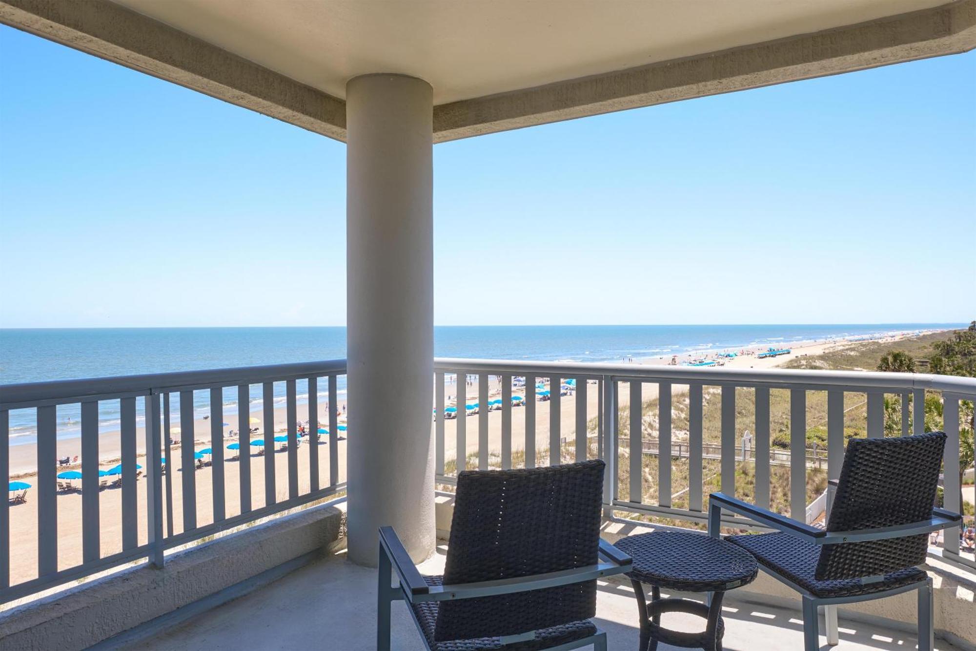 Corner King Room Sofa Bed Oceanfront View